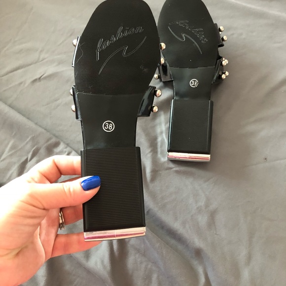 Sandals - Picture 4 of 4